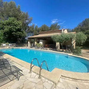Le Domaine D'alèzen - Et Maisons De Charme Hébergement de vacances